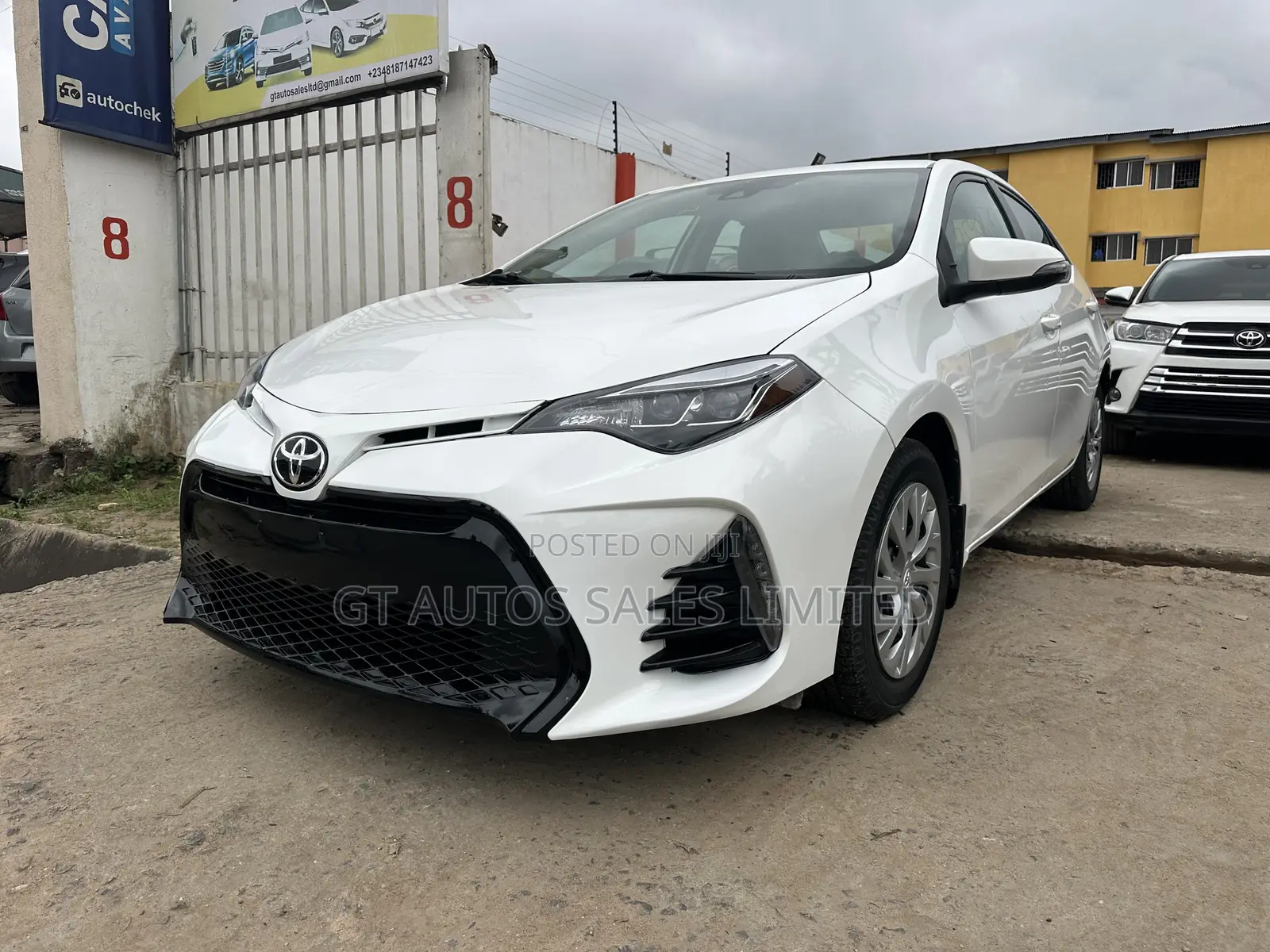 Toyota Corolla SE Special Edition 4dr Sedan (1.8L 4cyl CVT) 2017 White