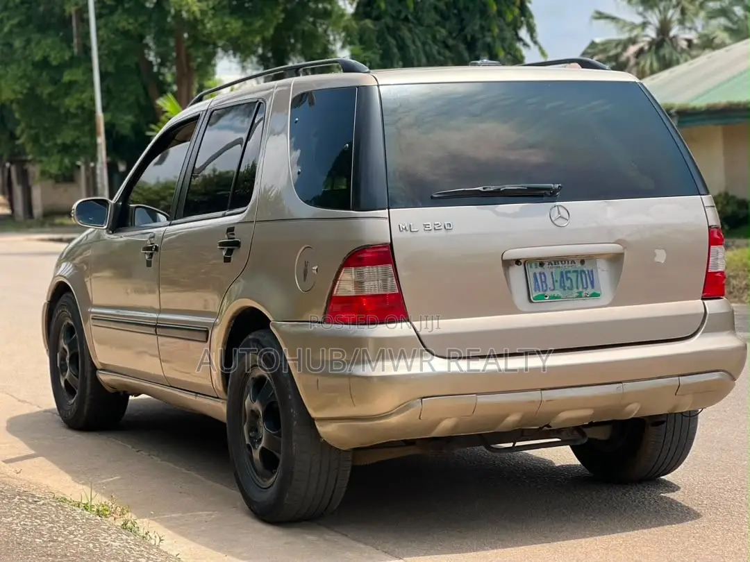 Mercedes-Benz M Class 2002 Gold