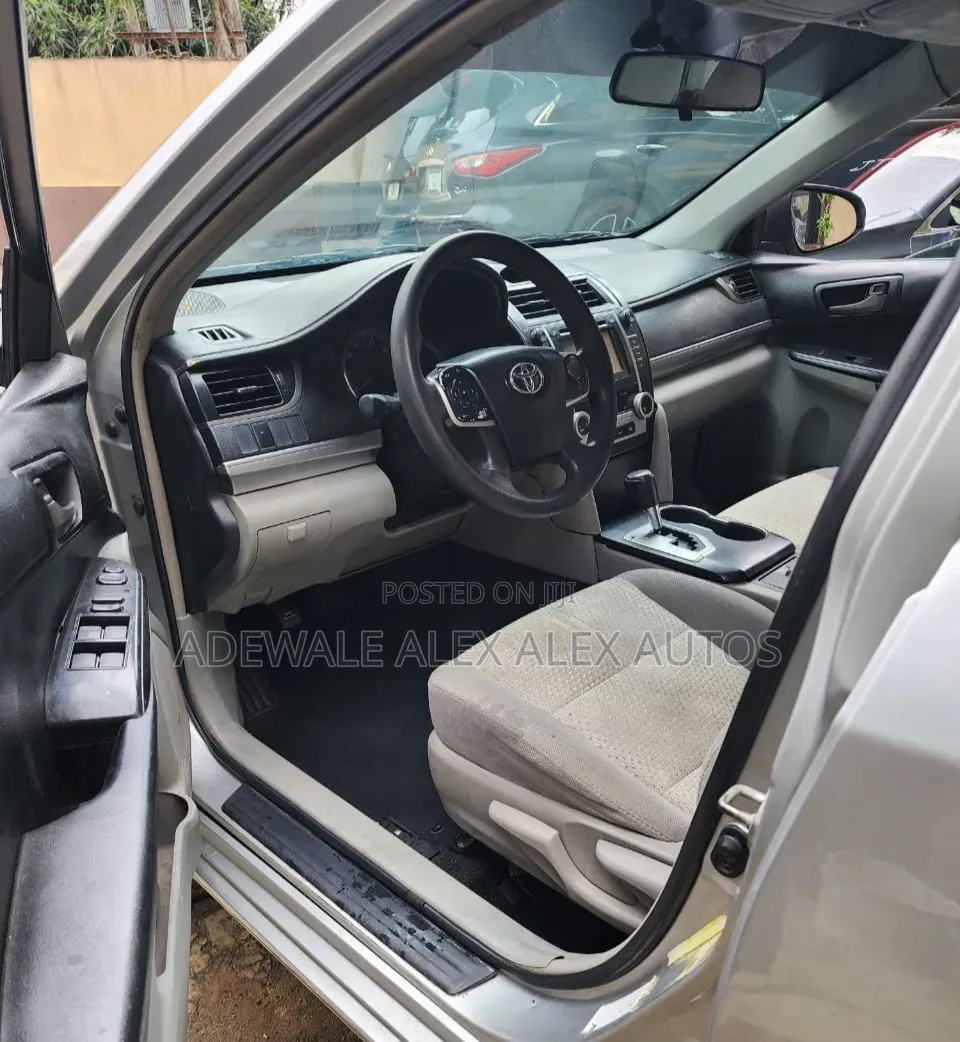 Toyota Camry 2012 Silver