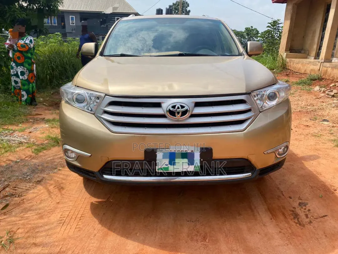 Toyota Highlander 2012 Gold
