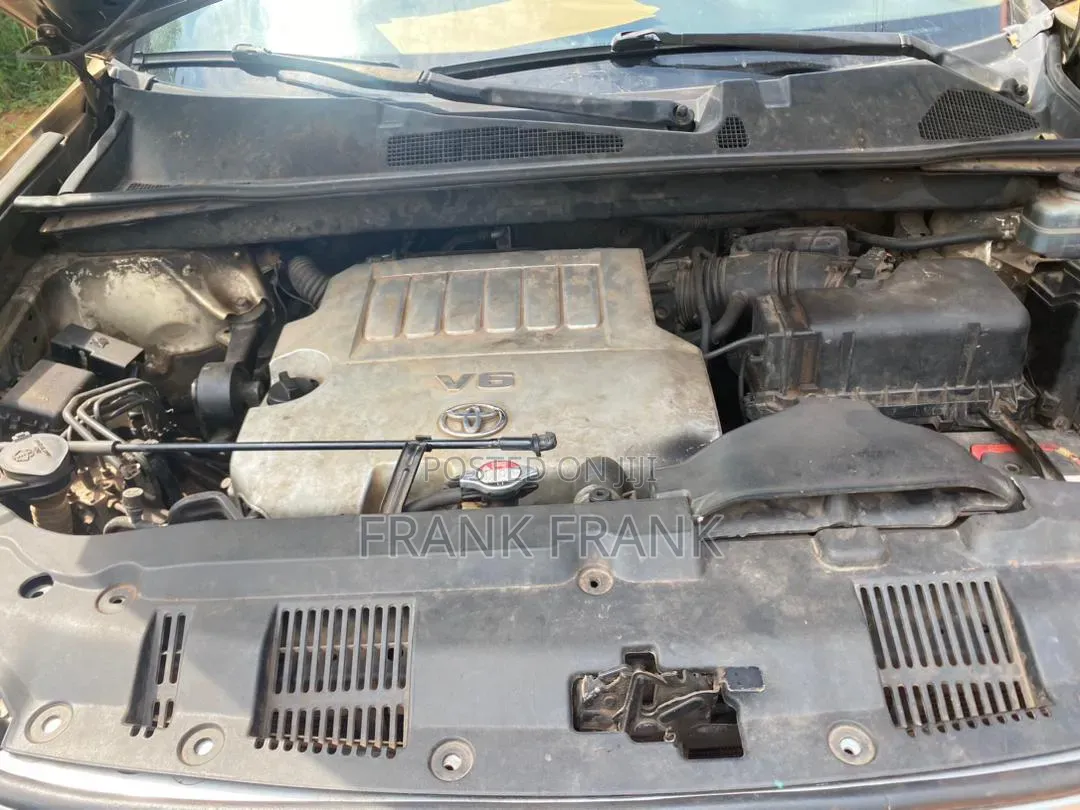 Toyota Highlander 2012 Gold