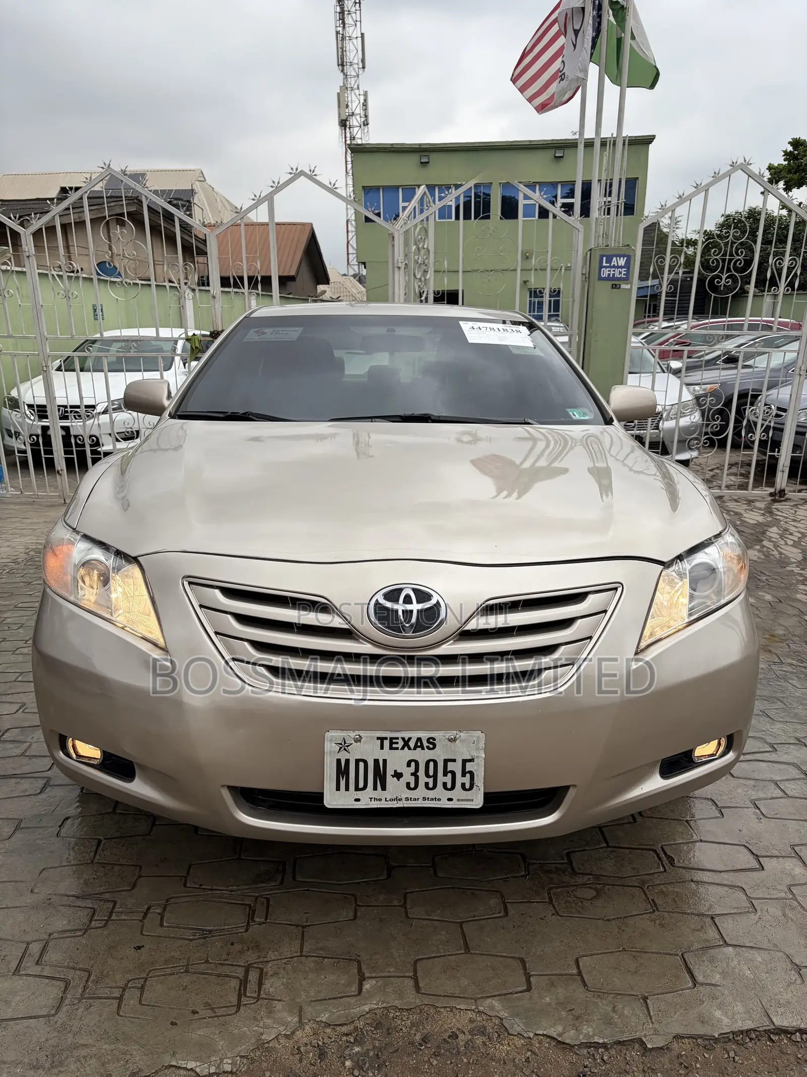 Toyota Camry LE 4dr Sedan (2.4L 4cyl 5A) 2008 Gold