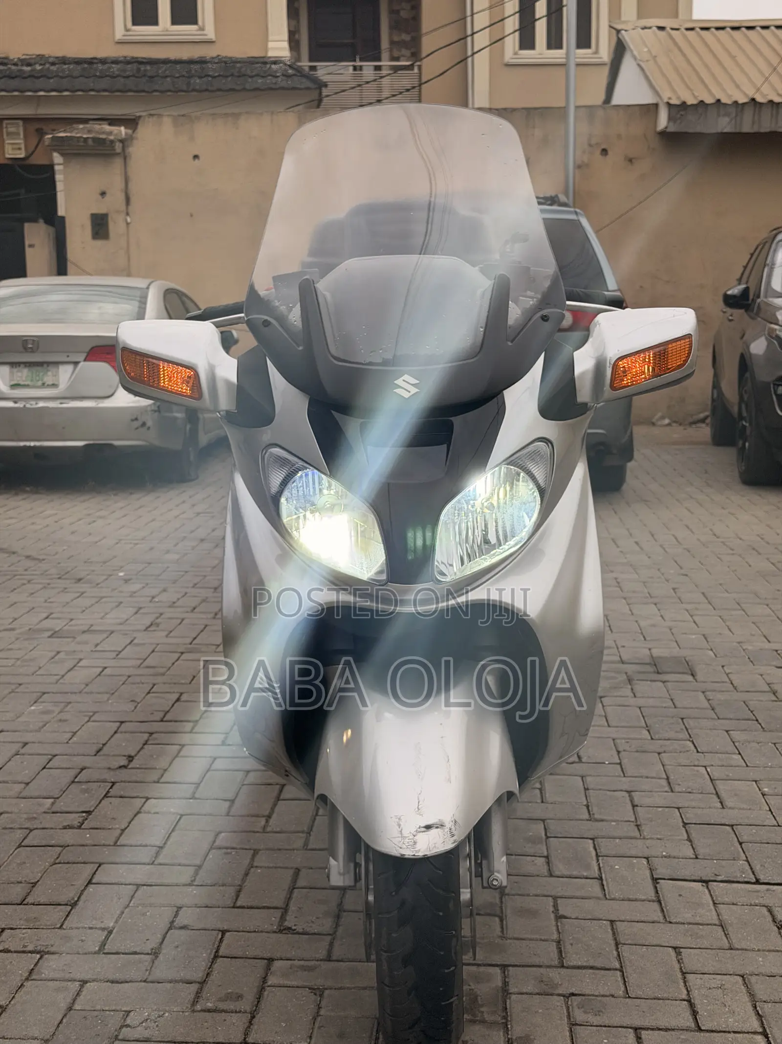 Suzuki Burgman 2012 Silver