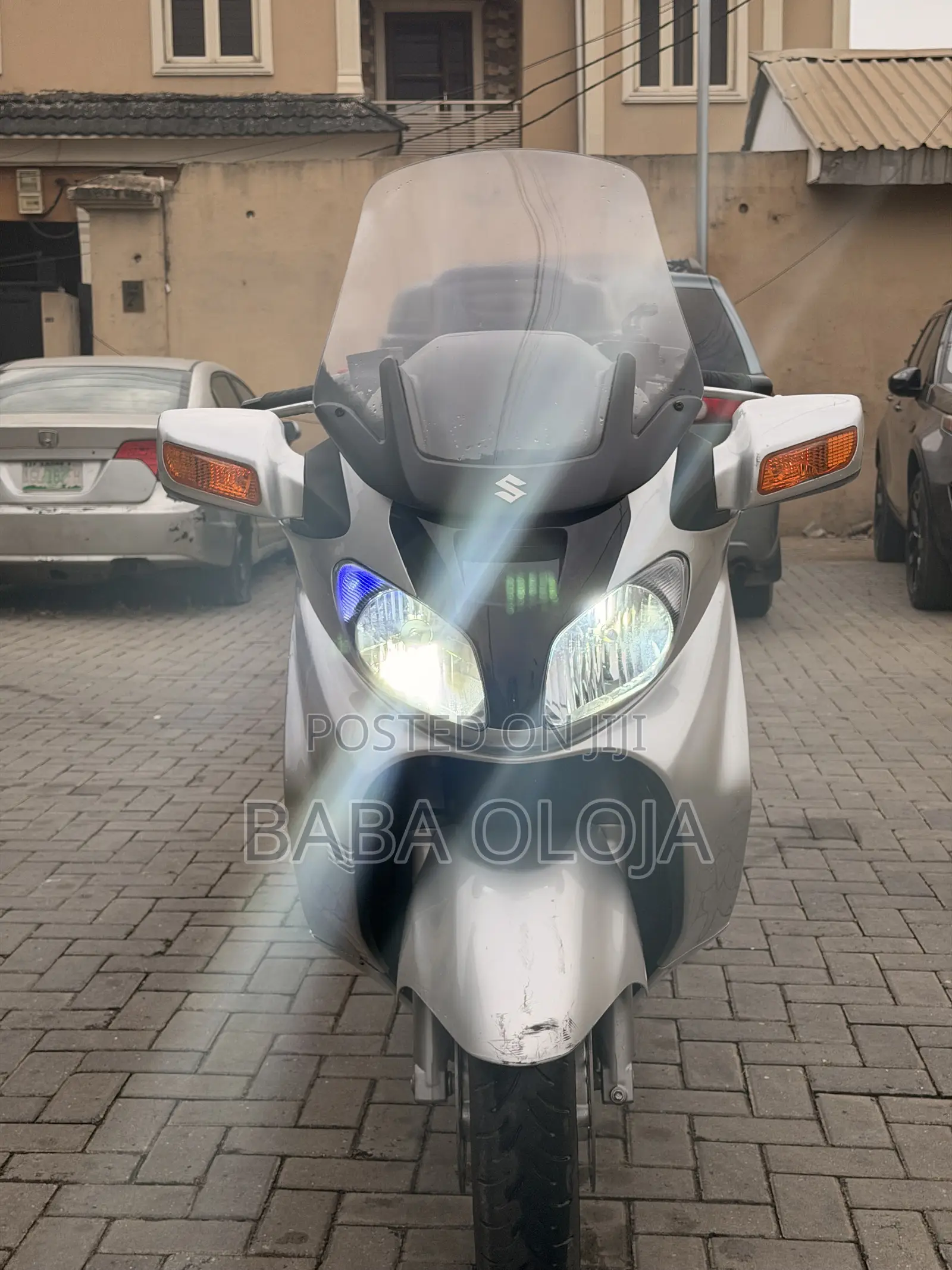 Suzuki Burgman 2012 Silver