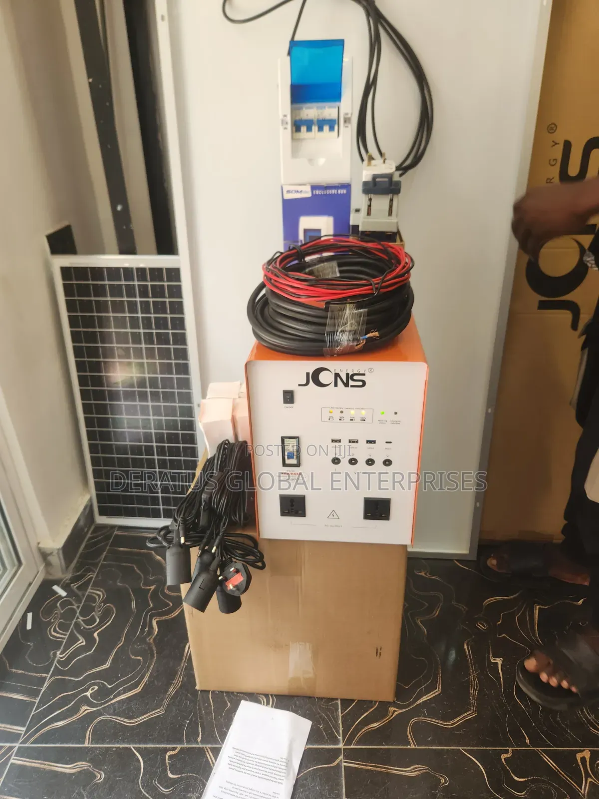 1kWh Portable Solar Generator _ 1000W Pure Backup Power