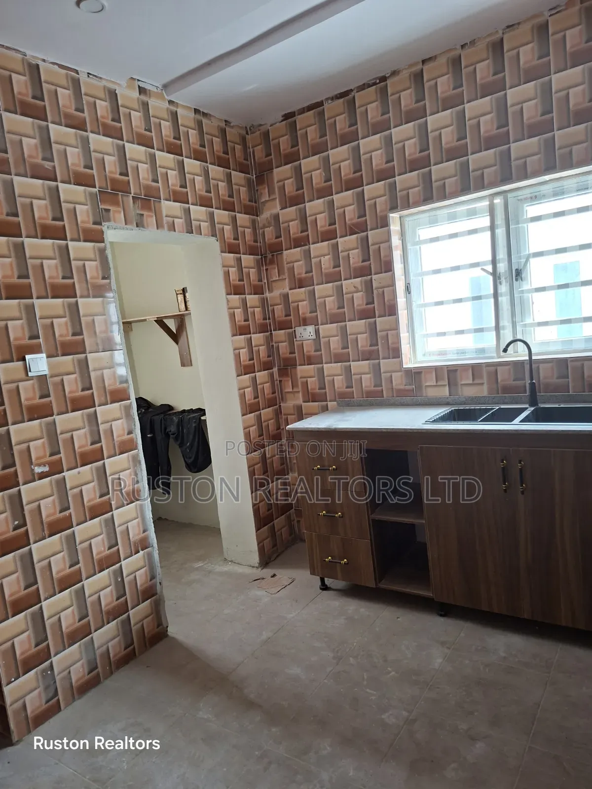 3bdrm Duplex in Akobo for rent