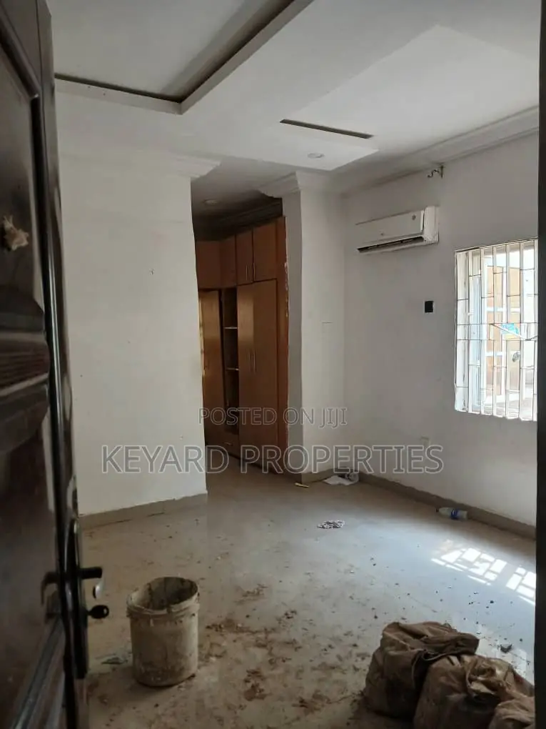 3bdrm Apartment in Wuse 2 for rent