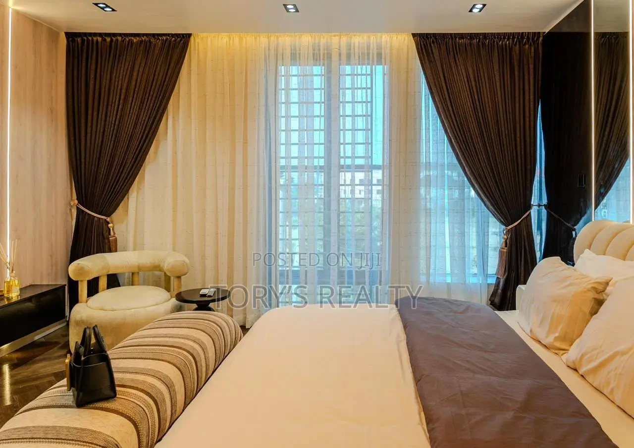 Furnished 3bdrm Apartment in Lekki Phase 1 for sale