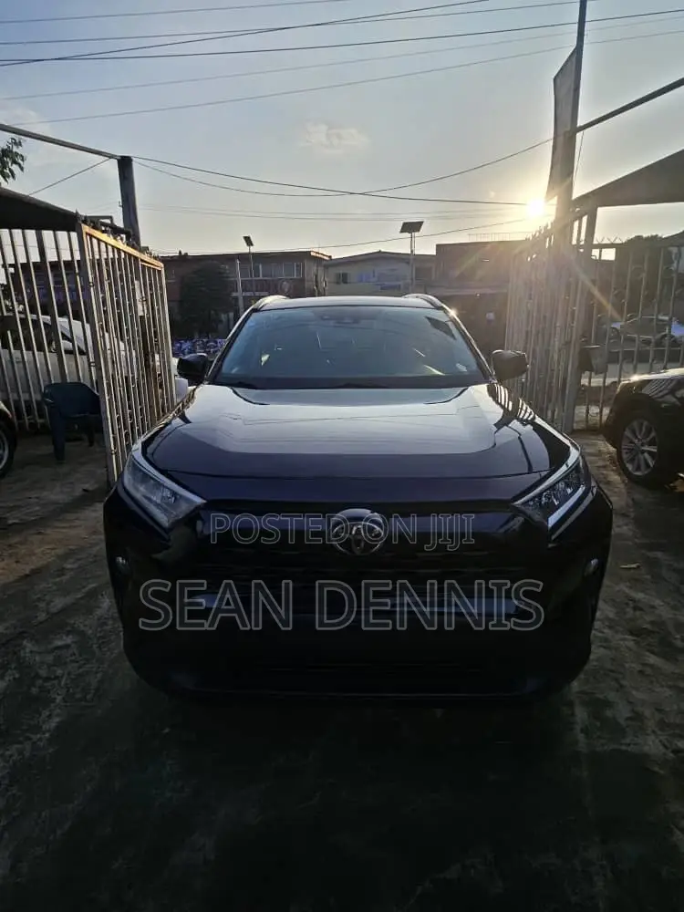 Toyota RAV4 2020 Blue