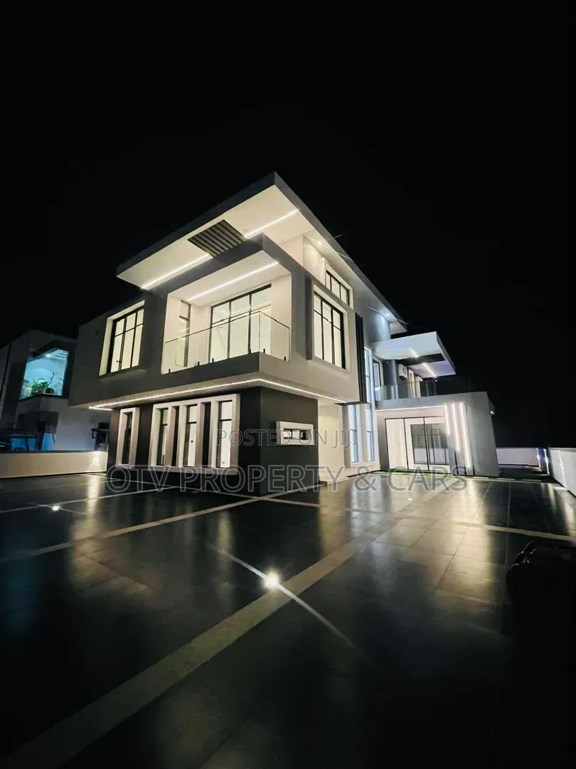 5bdrm Duplex in Ikate for sale