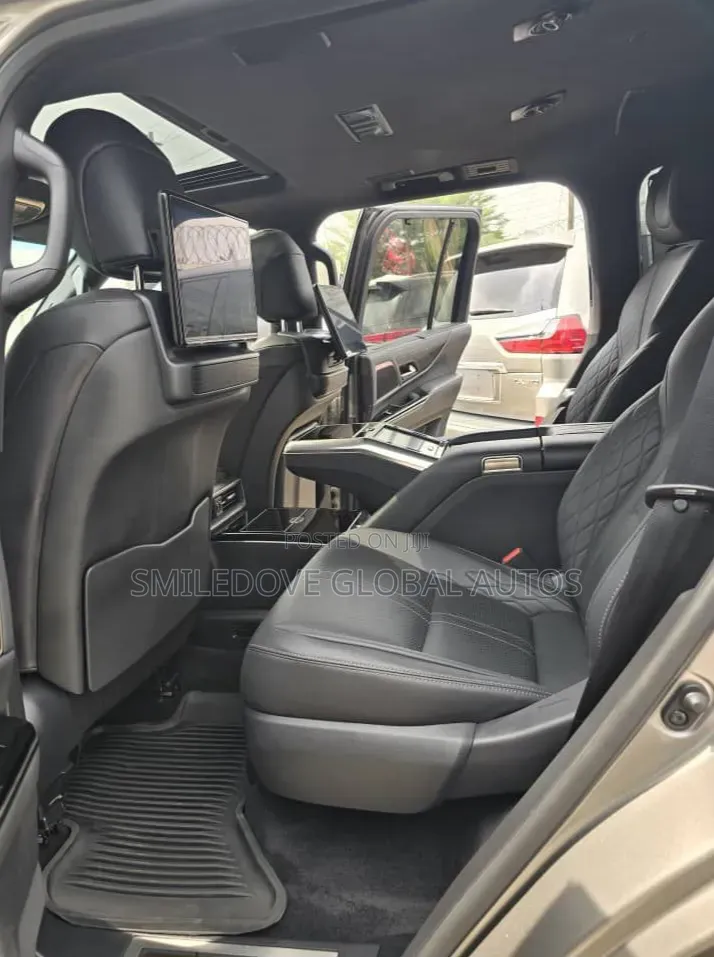 Lexus LX 2023 Gray