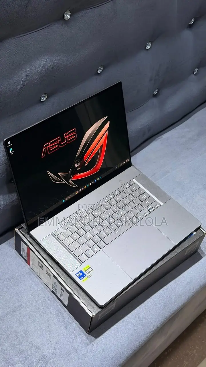 Laptop Asus ROG Zephyrus G16 16GB Intel Core Ultra 9 SSD 1T