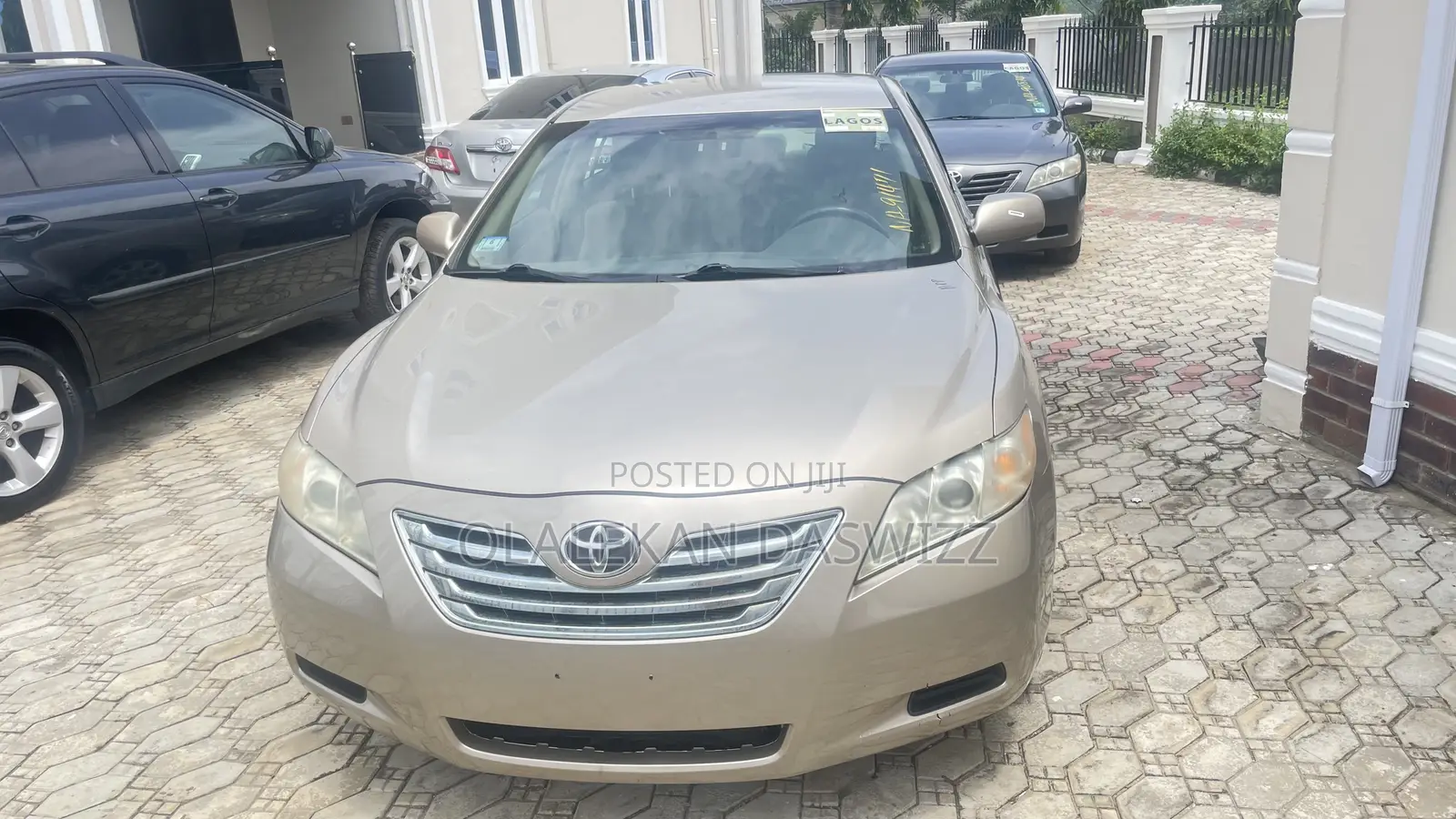 Toyota Camry 2010 Gold