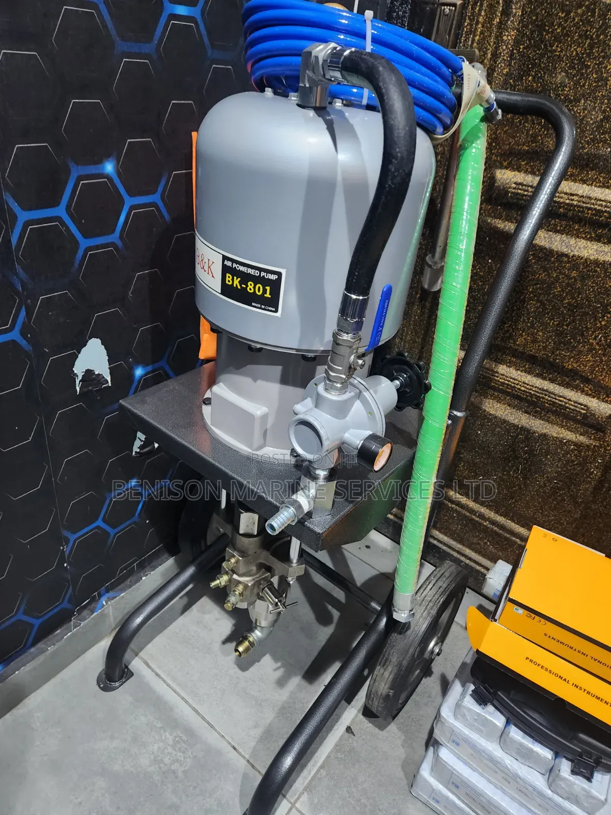 B K BK-801 Heavy-Duty Pneumatic Airless Paint Sprayer