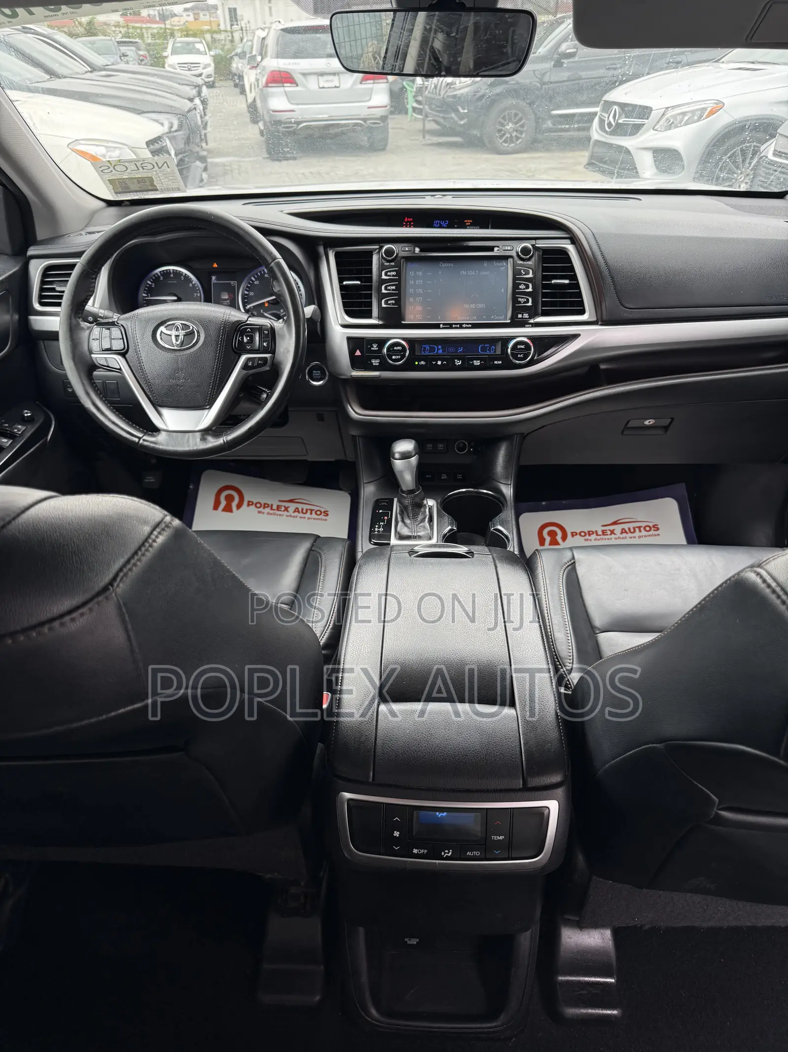 Toyota Highlander XLE 4x4 V6 (3.5L 6cyl 8A) 2017 Silver