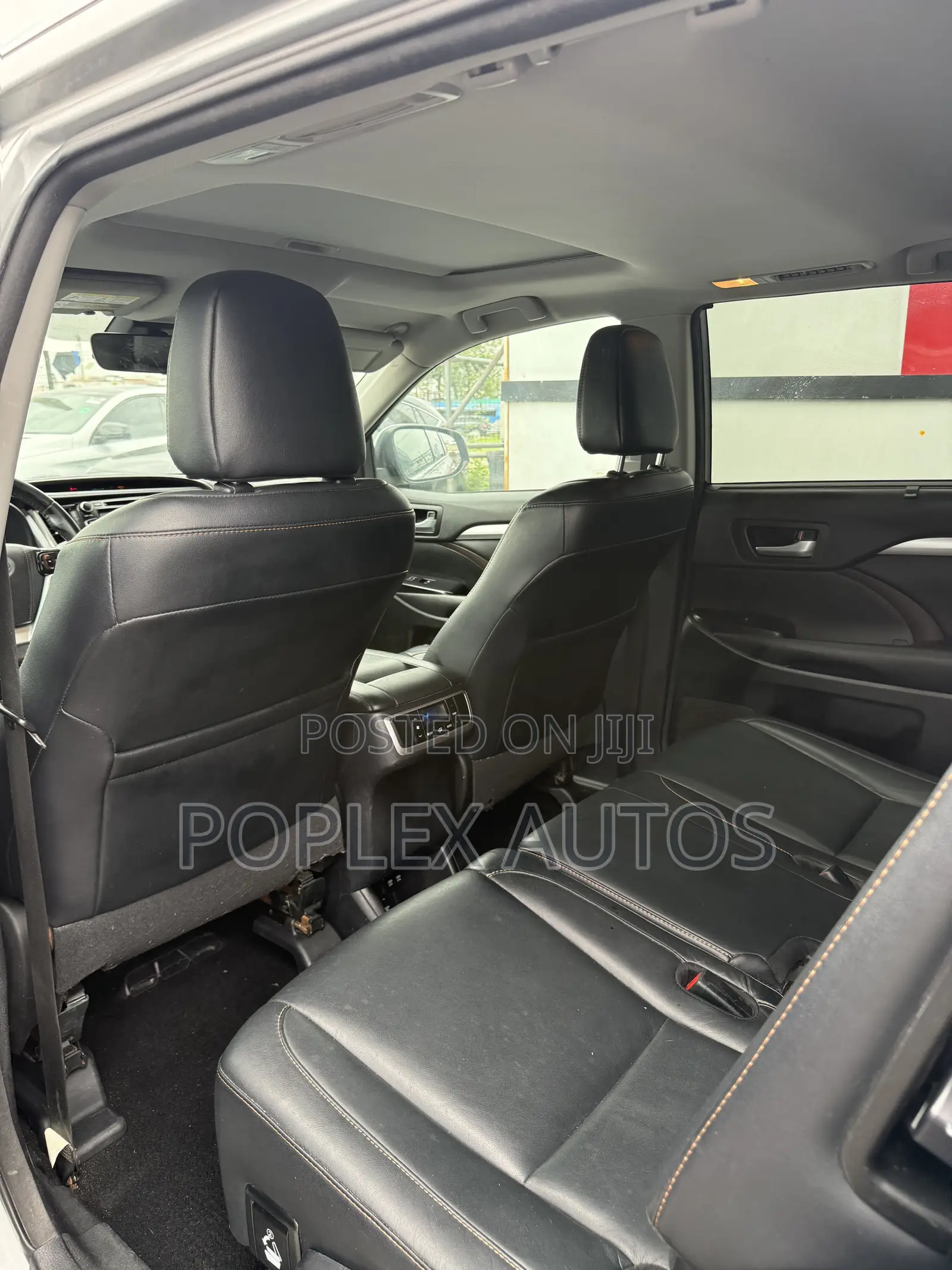 Toyota Highlander XLE 4x4 V6 (3.5L 6cyl 8A) 2017 Silver