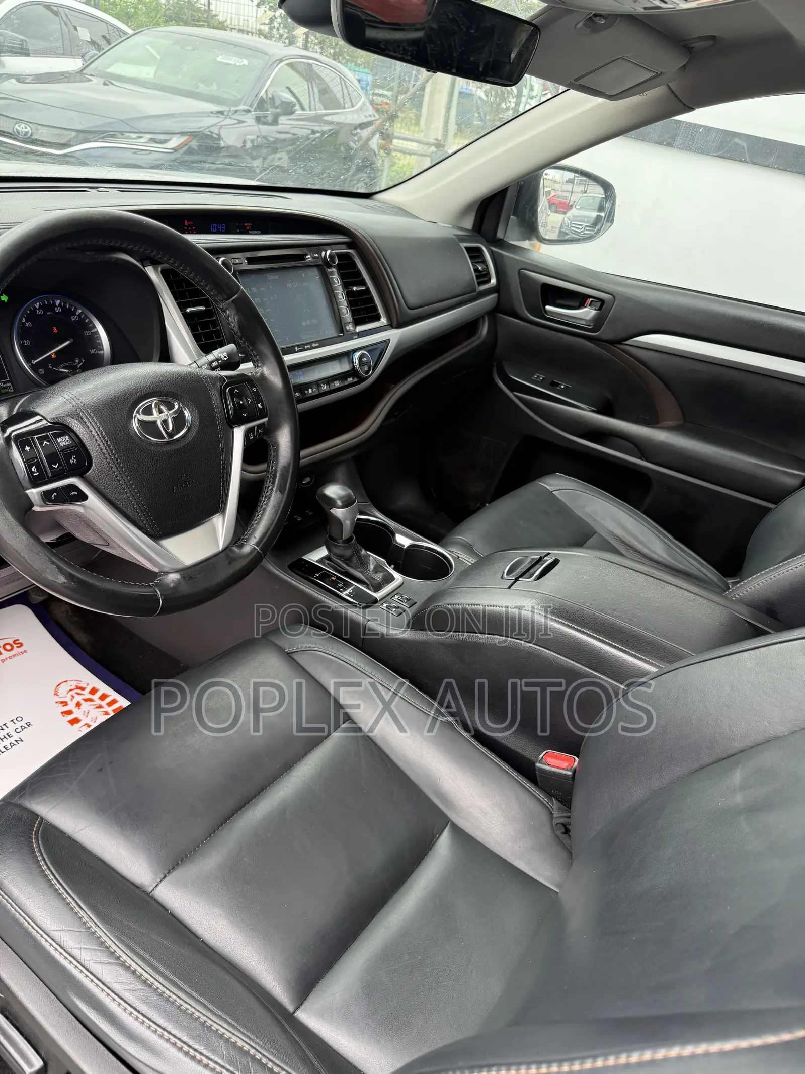 Toyota Highlander XLE 4x4 V6 (3.5L 6cyl 8A) 2017 Silver