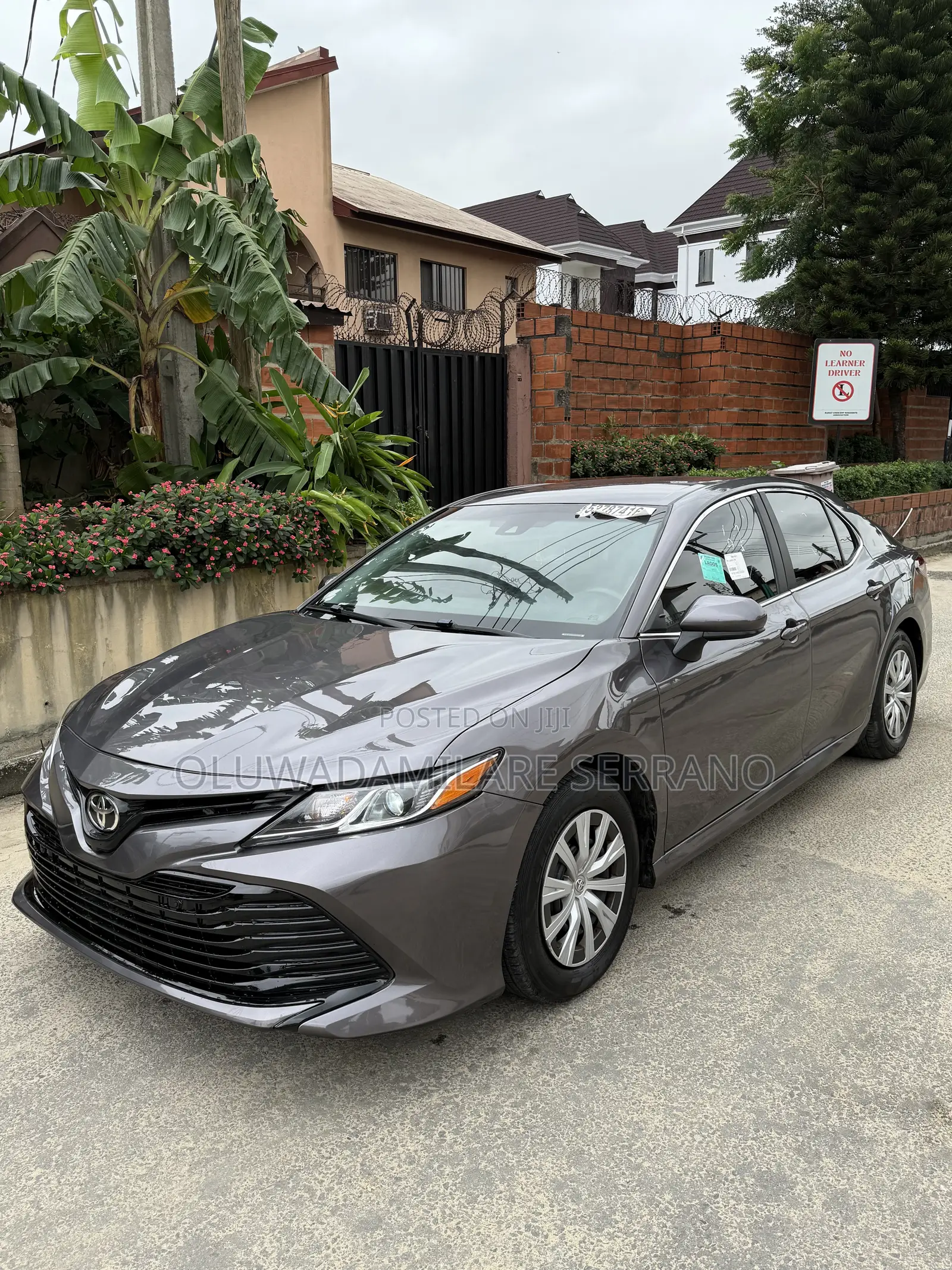 Toyota Camry L FWD (2.5L 4cyl 8AM) 2018 Gray