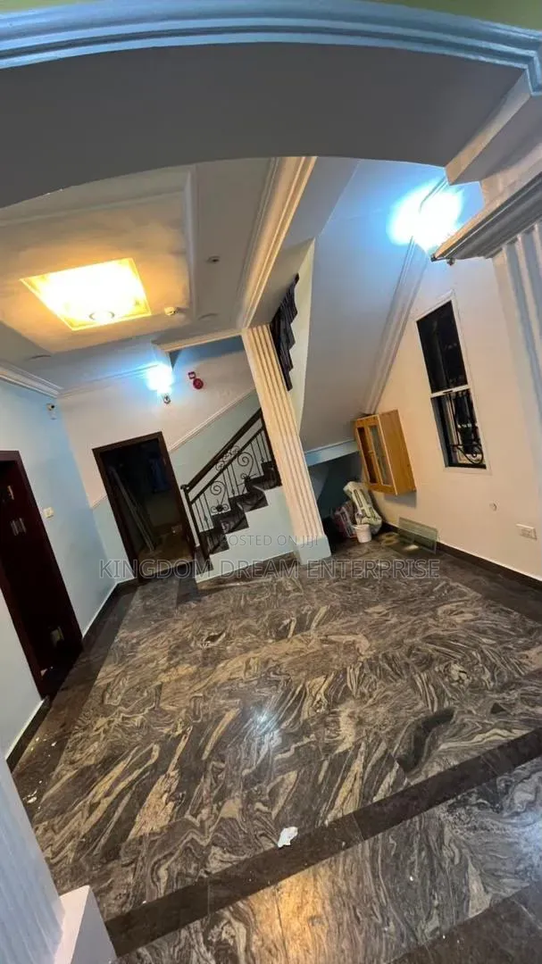 5bdrm Duplex in Osapa London Lekki for rent