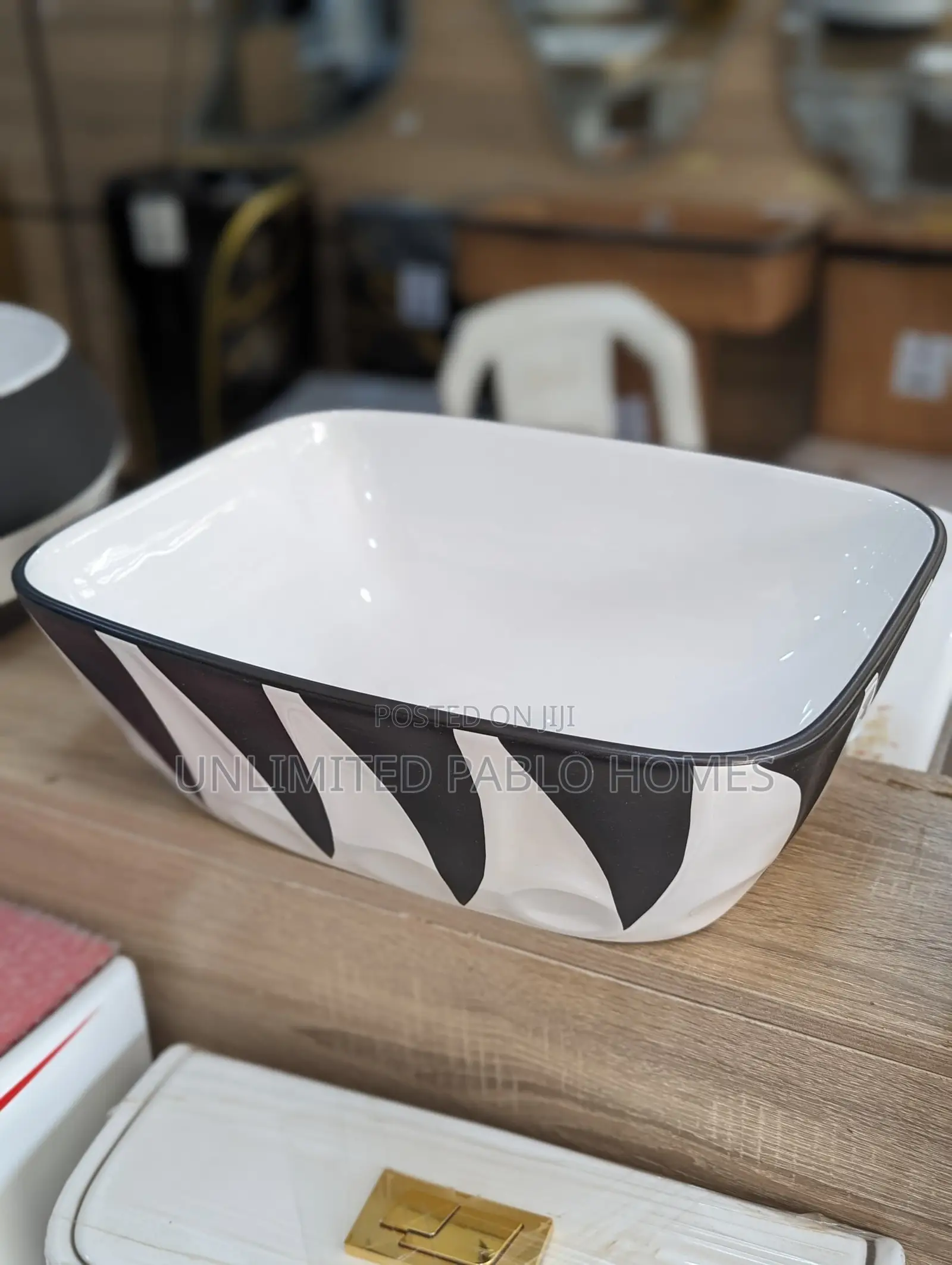 Countertop Ceramic Wash Hand Basin White Gold
