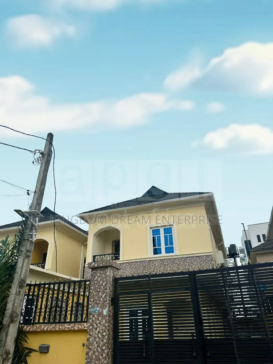 4bdrm Duplex in Chevron Drive Lekki for sale