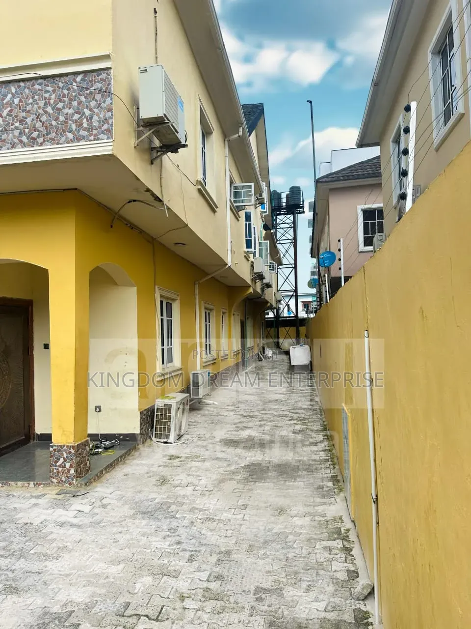 4bdrm Duplex in Chevron Drive Lekki for sale