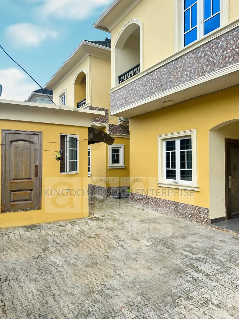 4bdrm Duplex in Chevron Drive Lekki for sale