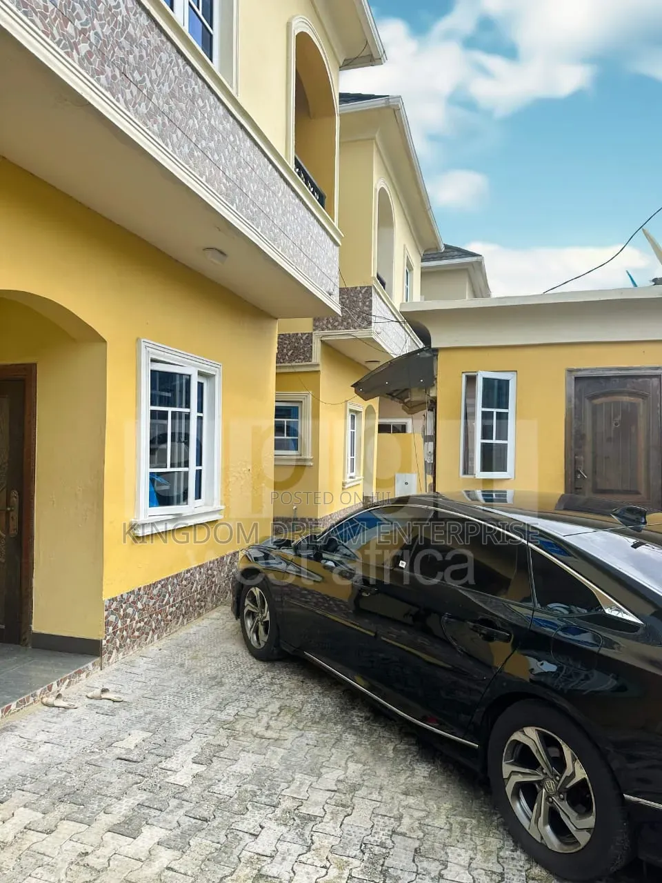 4bdrm Duplex in Chevron Drive Lekki for sale