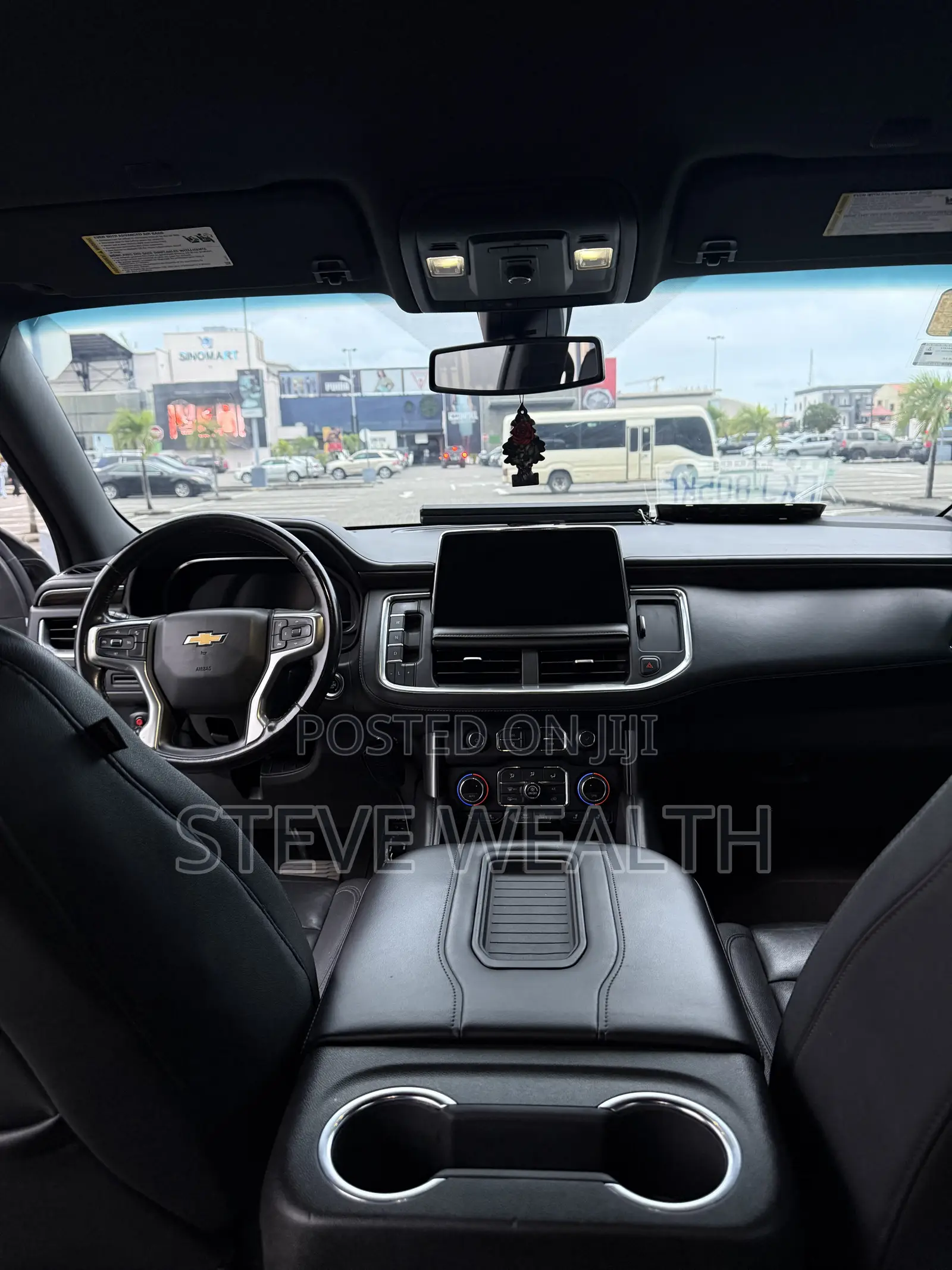 Chevrolet Suburban 2022 Black