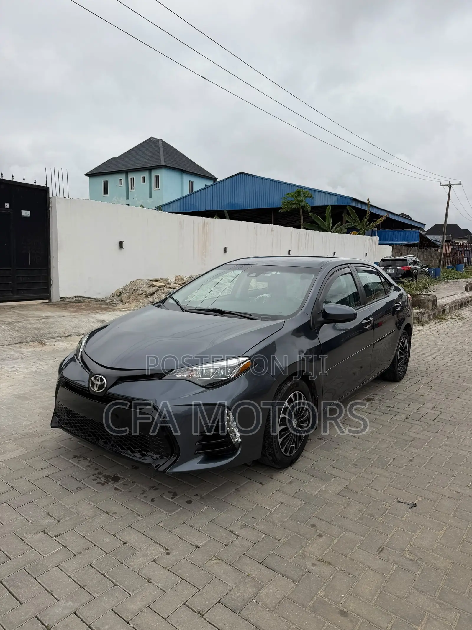 Toyota Corolla LE 4dr Sedan (1.8L 4cyl CVT) 2017 Gray