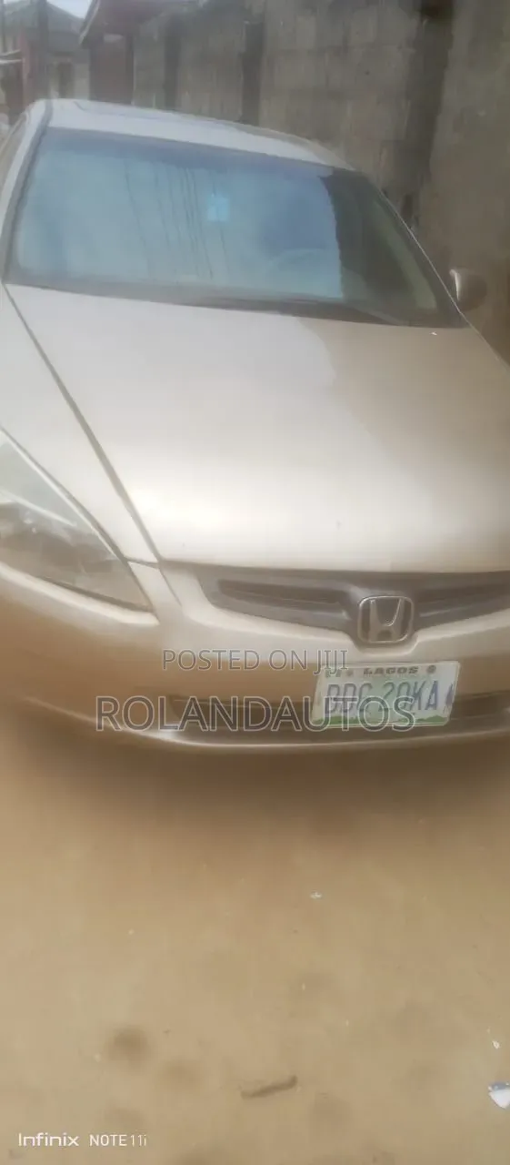 Honda Accord 2004 Gold