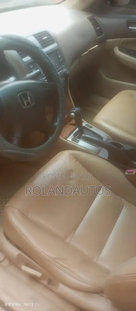 Honda Accord 2004 Gold