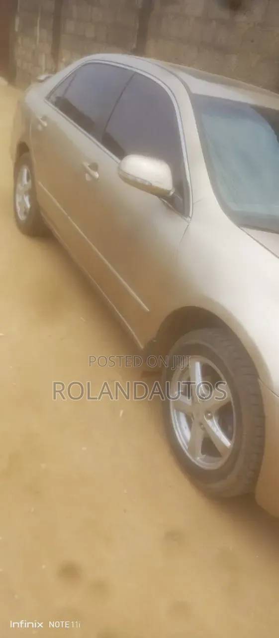 Honda Accord 2004 Gold