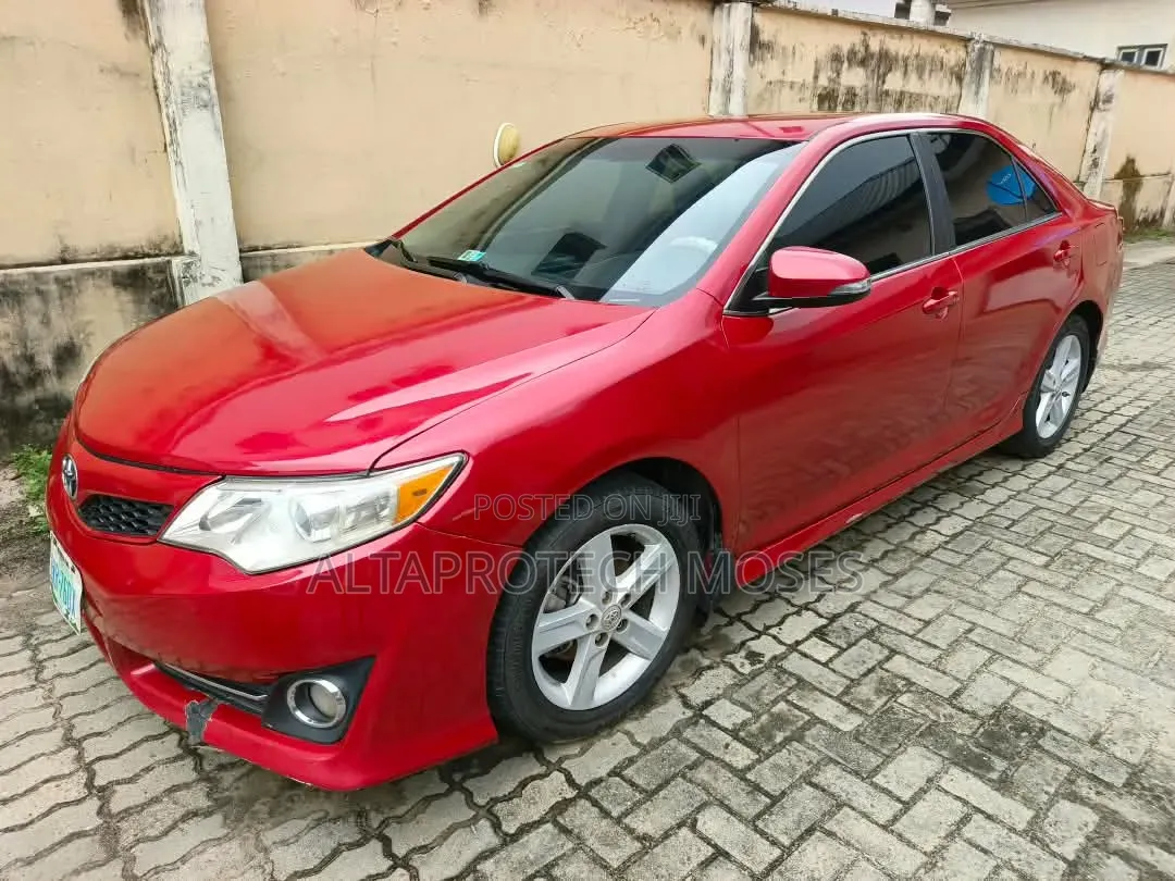 Toyota Camry SE 4dr Sedan (2.5L 4cyl 6A) 2013 Red