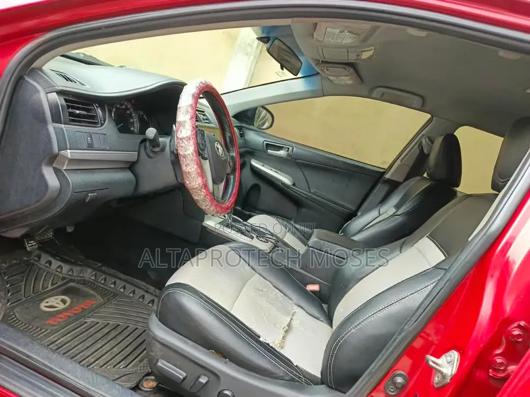 Toyota Camry SE 4dr Sedan (2.5L 4cyl 6A) 2013 Red