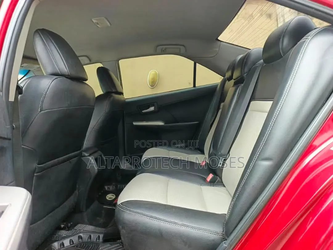 Toyota Camry SE 4dr Sedan (2.5L 4cyl 6A) 2013 Red