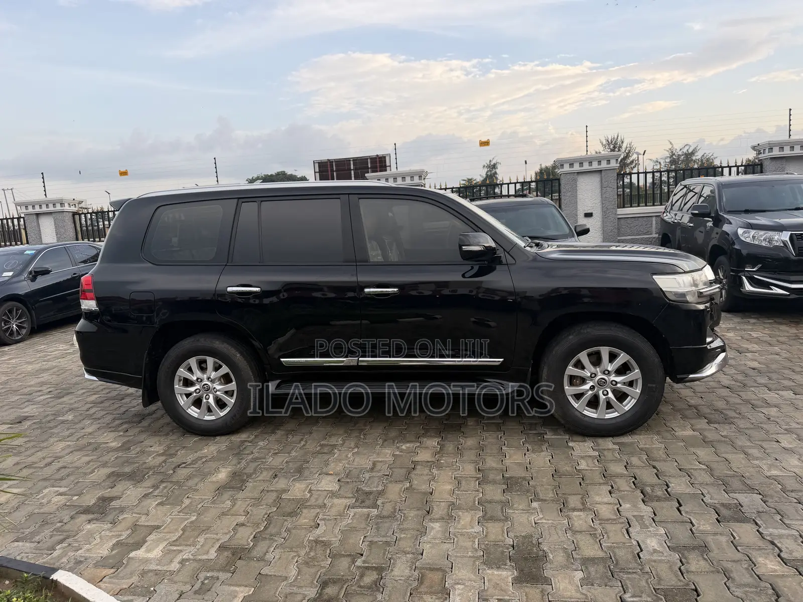 Toyota Land Cruiser 2018 Black