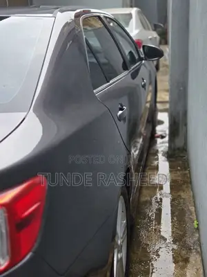 Toyota Camry SE 4dr Sedan (2.5L 4cyl 6A) 2013 Gray