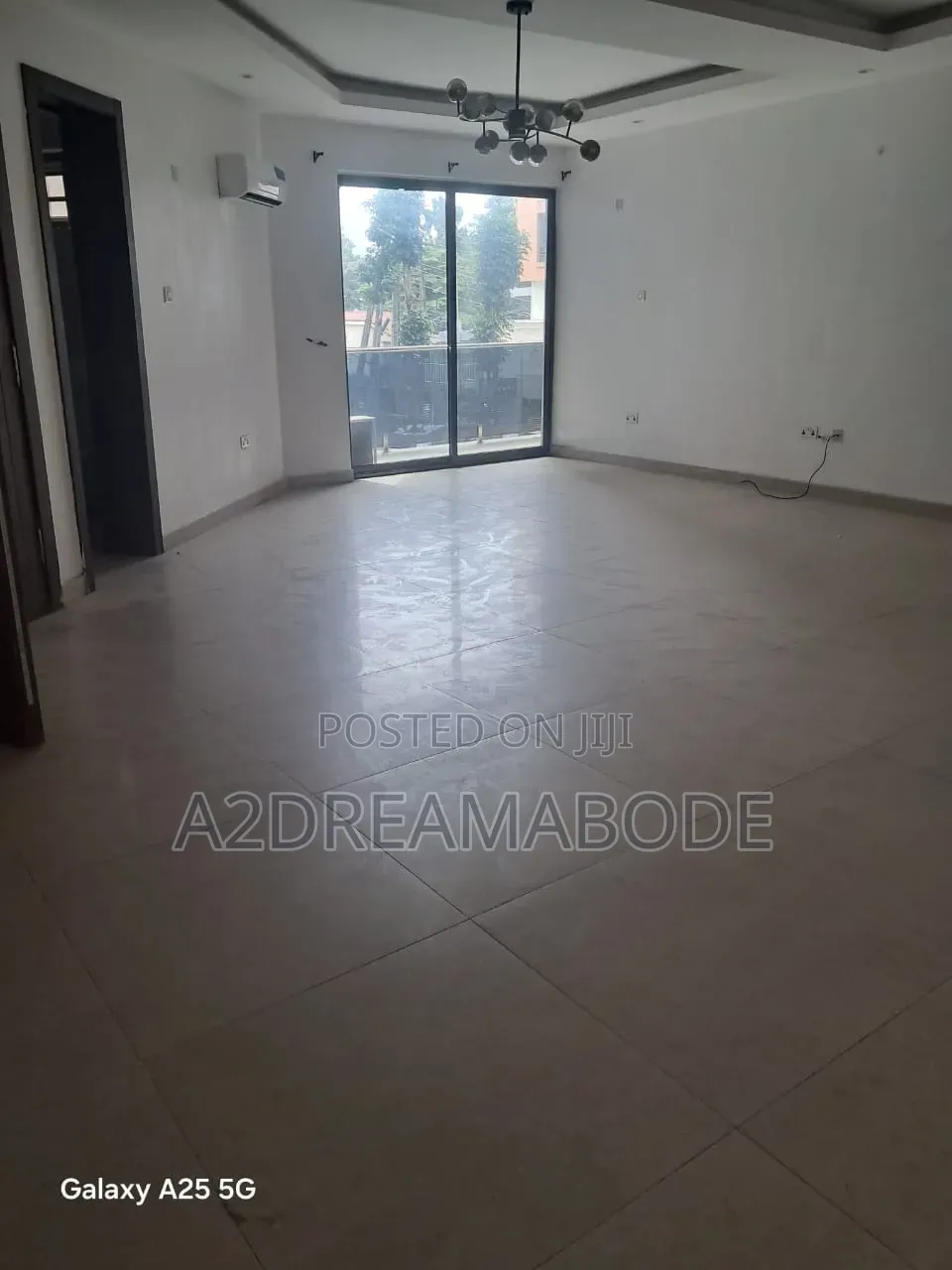 3bdrm Apartment in Ikeja Gra for rent