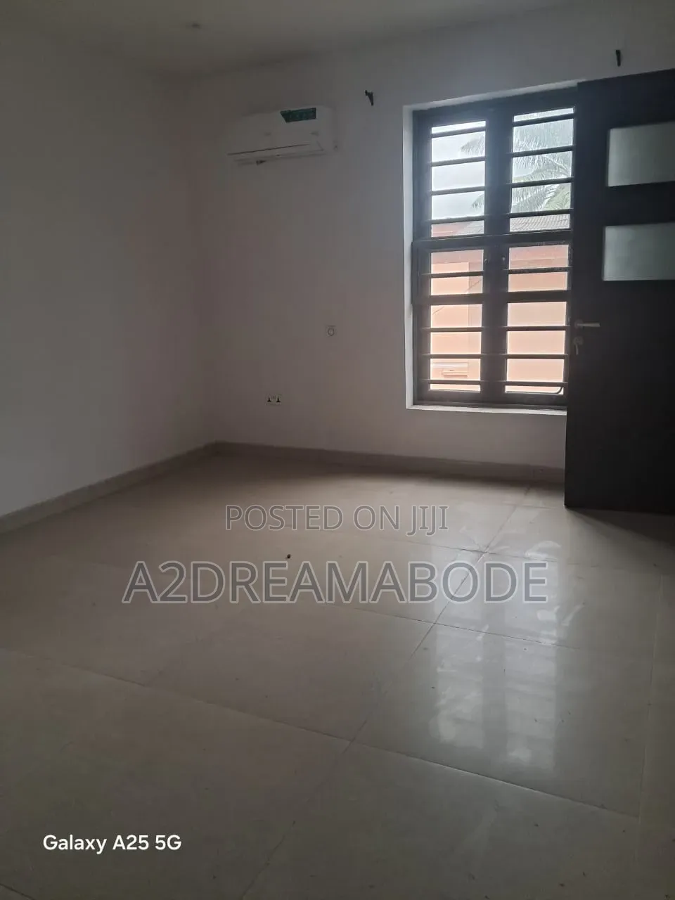 3bdrm Apartment in Ikeja Gra for rent