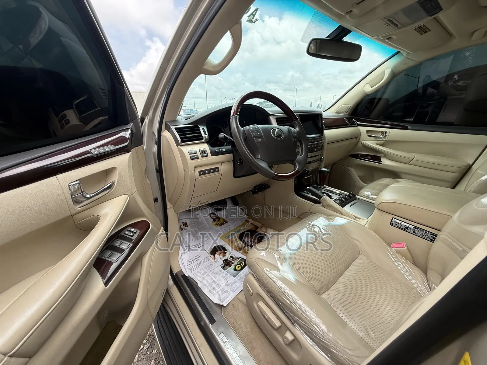Lexus LX 2017 Gold