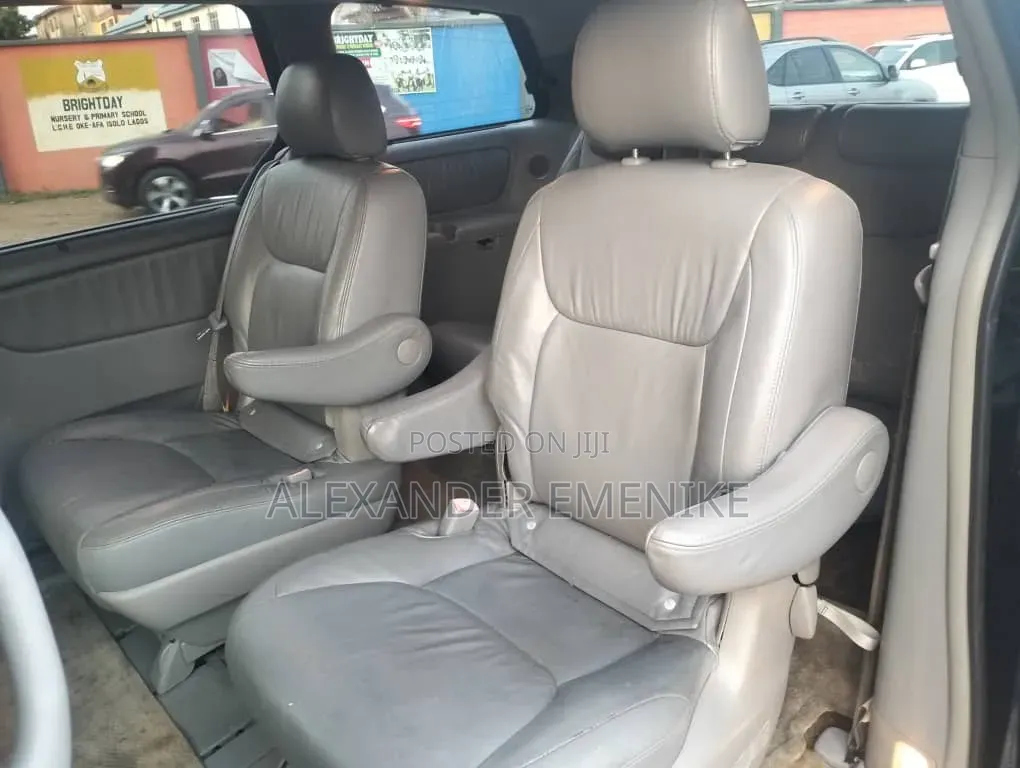 Toyota Sienna 2006 Blue
