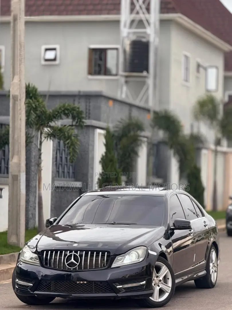 Mercedes-Benz C300 2013 Black
