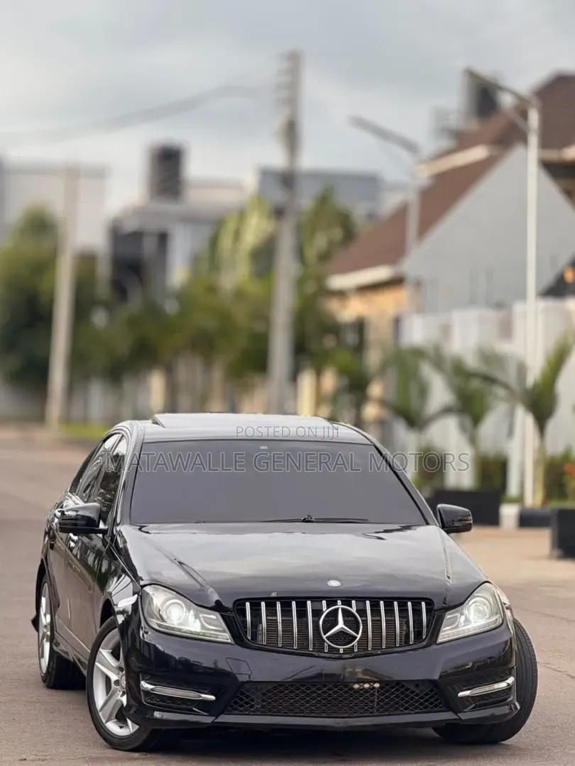 Mercedes-Benz C300 2013 Black