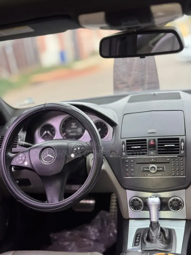 Mercedes-Benz C300 2009 Gray