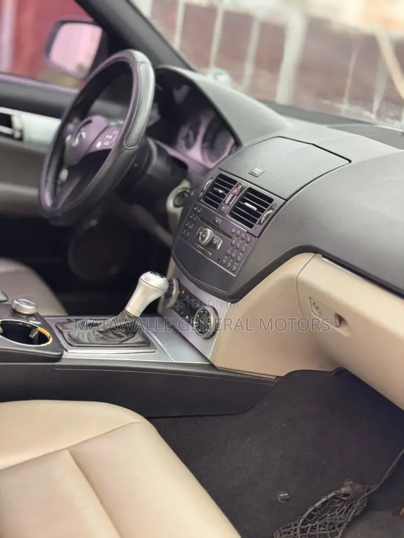 Mercedes-Benz C300 2009 Gray
