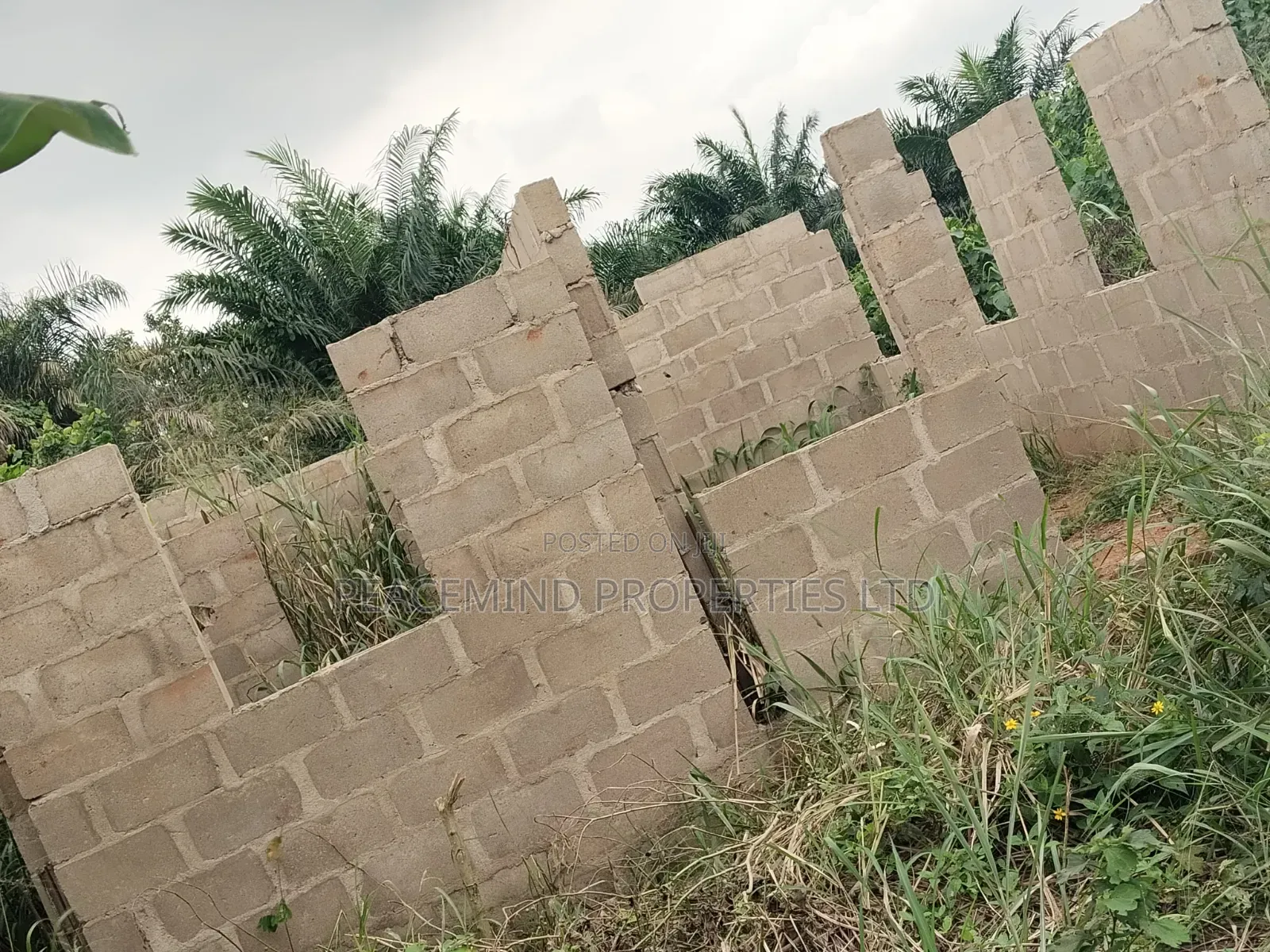Half Plot With Un Completed 2bedroom Bungalow in Mowe #5m