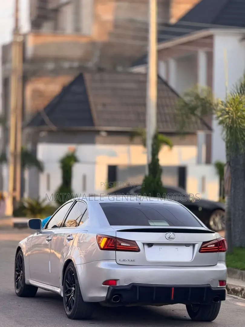 Lexus IS 2017 Silver