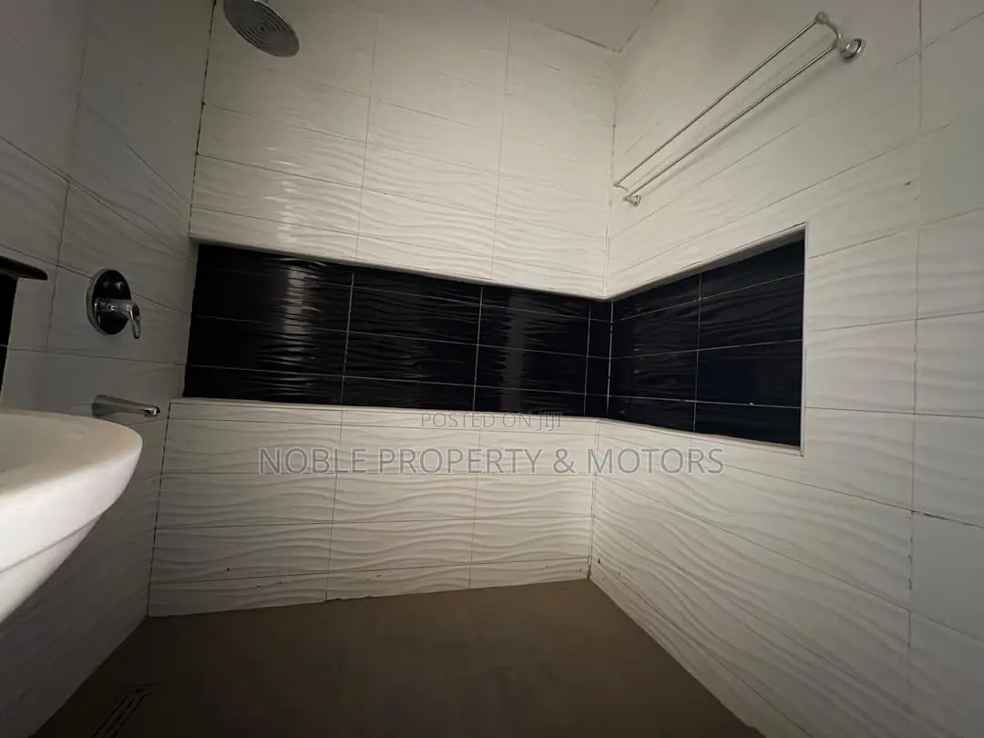 4bdrm Duplex in Idu for rent