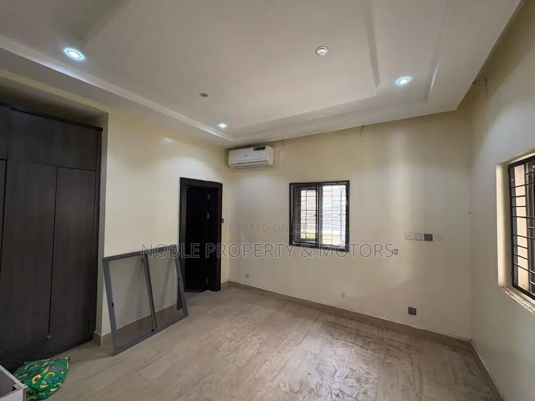 4bdrm Duplex in Idu for rent